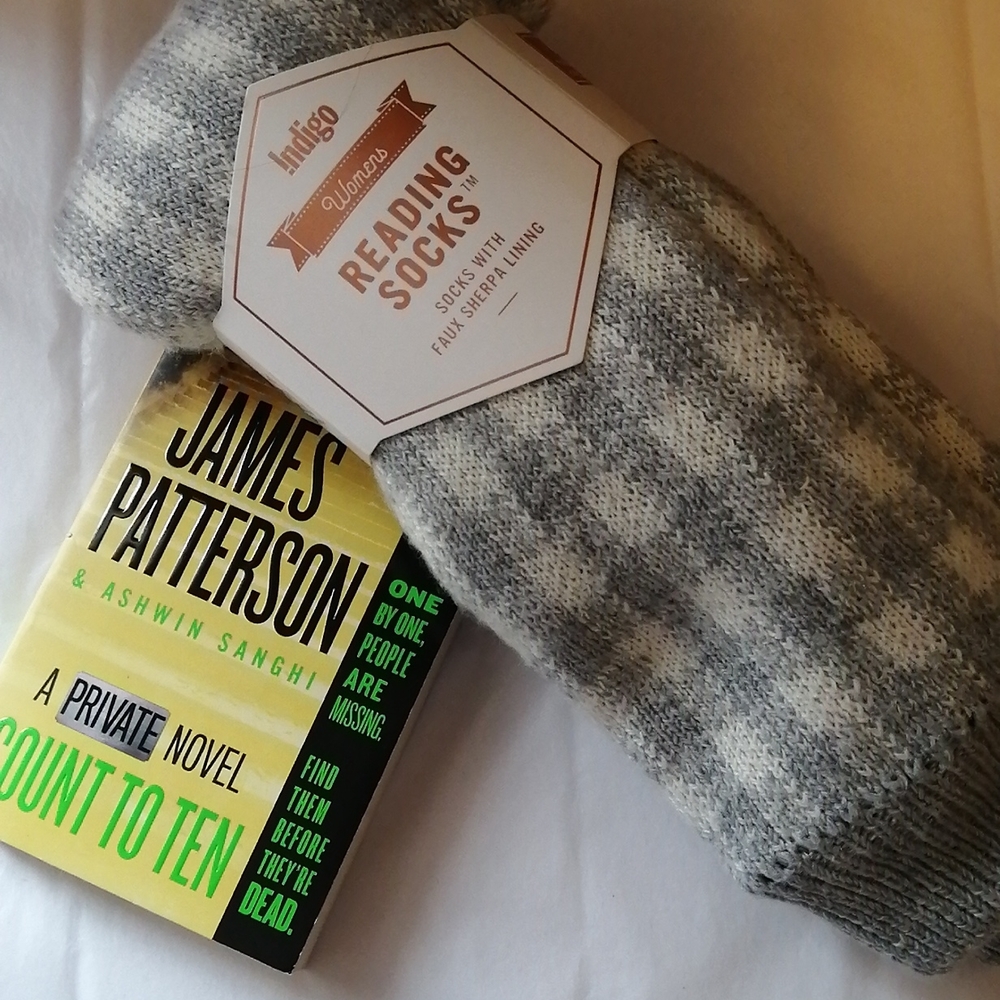 NWT Indigo women reading socks with faux sherpa lining